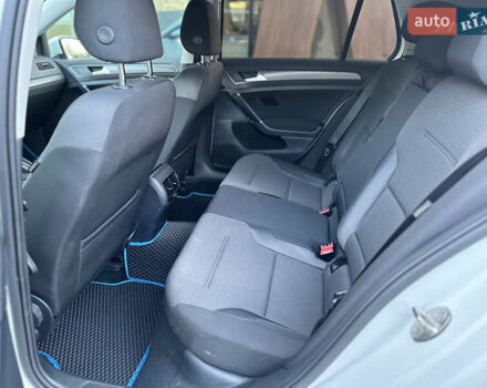 Белый Фольксваген e-Golf, объемом двигателя 0 л и пробегом 61 тыс. км за 14500 $, фото 22 на Automoto.ua