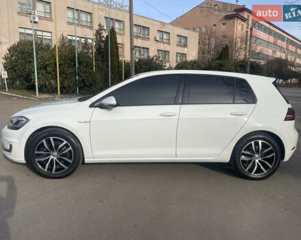 Белый Фольксваген e-Golf, объемом двигателя 0 л и пробегом 95 тыс. км за 13600 $, фото 2 на Automoto.ua
