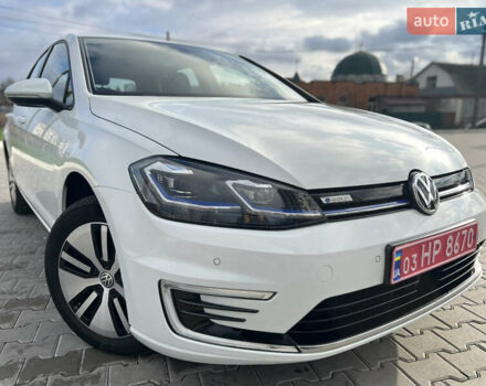 Белый Фольксваген e-Golf, объемом двигателя 0 л и пробегом 56 тыс. км за 13200 $, фото 3 на Automoto.ua
