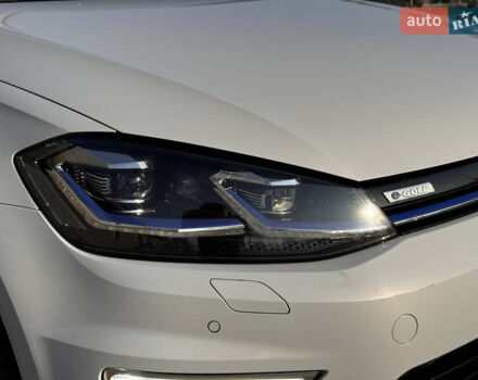 Белый Фольксваген e-Golf, объемом двигателя 0 л и пробегом 165 тыс. км за 13500 $, фото 10 на Automoto.ua