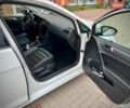 Белый Фольксваген e-Golf, объемом двигателя 0 л и пробегом 100 тыс. км за 14600 $, фото 19 на Automoto.ua