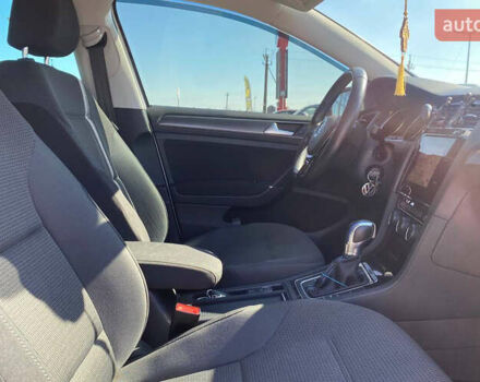 Белый Фольксваген e-Golf, объемом двигателя 0 л и пробегом 127 тыс. км за 15700 $, фото 16 на Automoto.ua