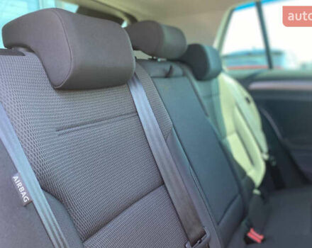 Белый Фольксваген e-Golf, объемом двигателя 0 л и пробегом 127 тыс. км за 15700 $, фото 22 на Automoto.ua