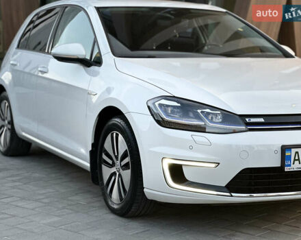 Белый Фольксваген e-Golf, объемом двигателя 0 л и пробегом 61 тыс. км за 14500 $, фото 13 на Automoto.ua