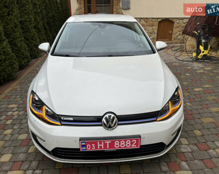 Белый Фольксваген e-Golf, объемом двигателя 0 л и пробегом 137 тыс. км за 12999 $, фото 77 на Automoto.ua