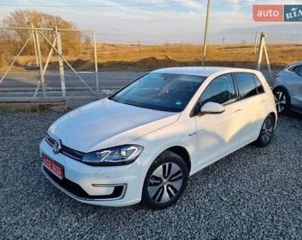 Белый Фольксваген e-Golf, объемом двигателя 0 л и пробегом 78 тыс. км за 12950 $, фото 14 на Automoto.ua