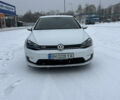 Белый Фольксваген e-Golf, объемом двигателя 0 л и пробегом 51 тыс. км за 17500 $, фото 2 на Automoto.ua