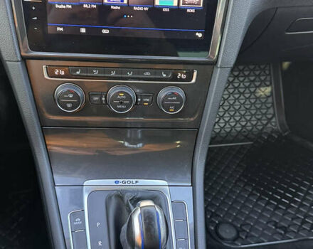 Белый Фольксваген e-Golf, объемом двигателя 0 л и пробегом 165 тыс. км за 13500 $, фото 25 на Automoto.ua