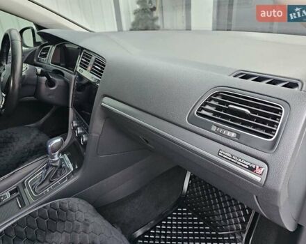 Білий Фольксваген e-Golf, об'ємом двигуна 0 л та пробігом 112 тис. км за 15950 $, фото 43 на Automoto.ua