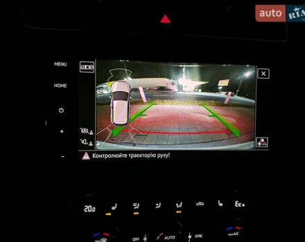 Белый Фольксваген e-Golf, объемом двигателя 0 л и пробегом 167 тыс. км за 13500 $, фото 7 на Automoto.ua