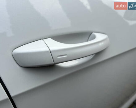 Белый Фольксваген e-Golf, объемом двигателя 0 л и пробегом 137 тыс. км за 12999 $, фото 32 на Automoto.ua