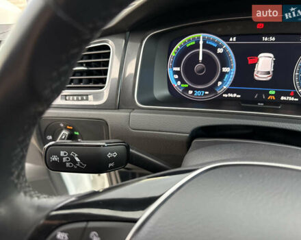 Белый Фольксваген e-Golf, объемом двигателя 0 л и пробегом 84 тыс. км за 14200 $, фото 43 на Automoto.ua