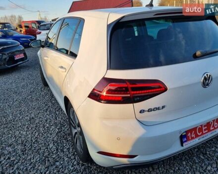 Белый Фольксваген e-Golf, объемом двигателя 0 л и пробегом 78 тыс. км за 12950 $, фото 17 на Automoto.ua