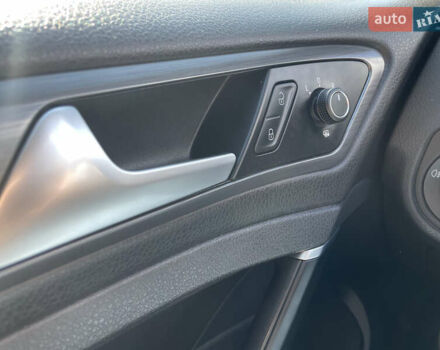 Білий Фольксваген e-Golf, об'ємом двигуна 0 л та пробігом 102 тис. км за 14200 $, фото 40 на Automoto.ua