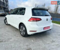 Белый Фольксваген e-Golf, объемом двигателя 0 л и пробегом 56 тыс. км за 13200 $, фото 17 на Automoto.ua