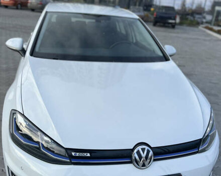 Белый Фольксваген e-Golf, объемом двигателя 0 л и пробегом 56 тыс. км за 13200 $, фото 8 на Automoto.ua
