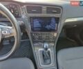 Белый Фольксваген e-Golf, объемом двигателя 0 л и пробегом 105 тыс. км за 14599 $, фото 19 на Automoto.ua