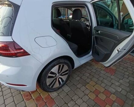 Белый Фольксваген e-Golf, объемом двигателя 0 л и пробегом 130 тыс. км за 13200 $, фото 13 на Automoto.ua