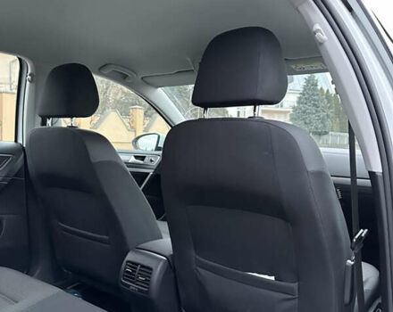 Белый Фольксваген e-Golf, объемом двигателя 0 л и пробегом 15 тыс. км за 23000 $, фото 10 на Automoto.ua