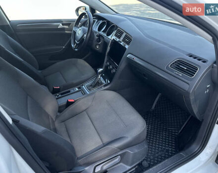 Белый Фольксваген e-Golf, объемом двигателя 0 л и пробегом 177 тыс. км за 10800 $, фото 19 на Automoto.ua