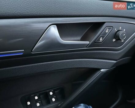 Белый Фольксваген e-Golf, объемом двигателя 0 л и пробегом 127 тыс. км за 12300 $, фото 4 на Automoto.ua