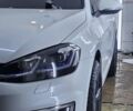 Білий Фольксваген e-Golf, об'ємом двигуна 0 л та пробігом 112 тис. км за 15950 $, фото 80 на Automoto.ua