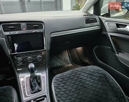 Білий Фольксваген e-Golf, об'ємом двигуна 0 л та пробігом 112 тис. км за 15950 $, фото 66 на Automoto.ua