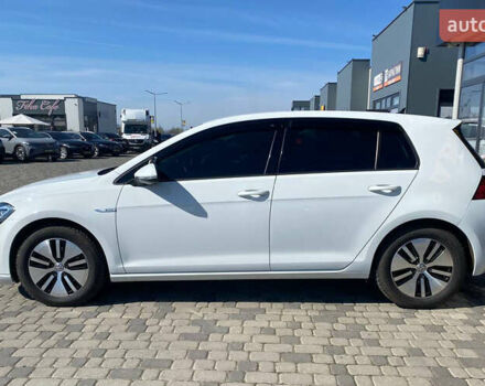 Белый Фольксваген e-Golf, объемом двигателя 0 л и пробегом 127 тыс. км за 15700 $, фото 3 на Automoto.ua