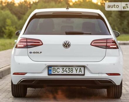 Белый Фольксваген e-Golf, объемом двигателя 0 л и пробегом 78 тыс. км за 21800 $, фото 14 на Automoto.ua