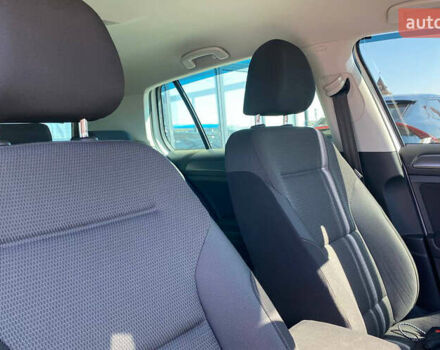 Белый Фольксваген e-Golf, объемом двигателя 0 л и пробегом 127 тыс. км за 15700 $, фото 17 на Automoto.ua