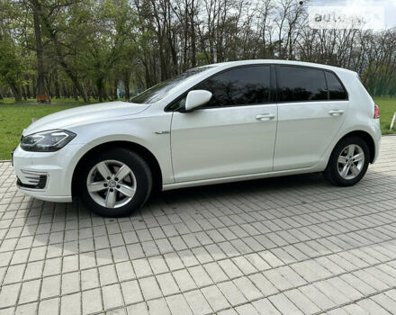 Білий Фольксваген e-Golf, об'ємом двигуна 0 л та пробігом 93 тис. км за 16400 $, фото 12 на Automoto.ua