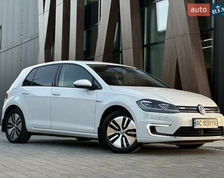 Белый Фольксваген e-Golf, объемом двигателя 0 л и пробегом 61 тыс. км за 14500 $, фото 9 на Automoto.ua