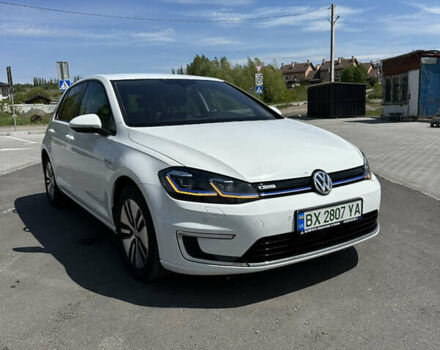 Белый Фольксваген e-Golf, объемом двигателя 0 л и пробегом 126 тыс. км за 12700 $, фото 3 на Automoto.ua