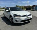 Белый Фольксваген e-Golf, объемом двигателя 0 л и пробегом 126 тыс. км за 12700 $, фото 3 на Automoto.ua