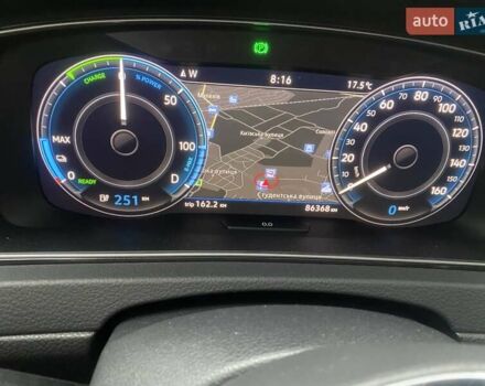 Белый Фольксваген e-Golf, объемом двигателя 0 л и пробегом 86 тыс. км за 13200 $, фото 7 на Automoto.ua