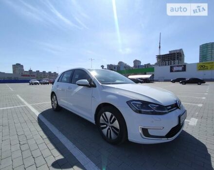 Белый Фольксваген e-Golf, объемом двигателя 0 л и пробегом 30 тыс. км за 17700 $, фото 2 на Automoto.ua