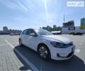 Белый Фольксваген e-Golf, объемом двигателя 0 л и пробегом 30 тыс. км за 17700 $, фото 2 на Automoto.ua