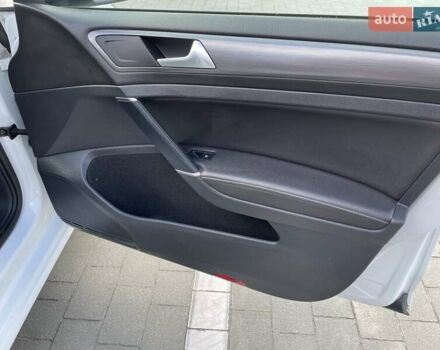Білий Фольксваген e-Golf, об'ємом двигуна 0 л та пробігом 102 тис. км за 14200 $, фото 31 на Automoto.ua