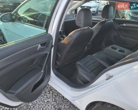 Белый Фольксваген e-Golf, объемом двигателя 0 л и пробегом 78 тыс. км за 12950 $, фото 22 на Automoto.ua