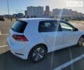 Белый Фольксваген e-Golf, объемом двигателя 0 л и пробегом 89 тыс. км за 15300 $, фото 3 на Automoto.ua