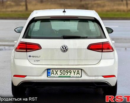 Білий Фольксваген e-Golf, об'ємом двигуна 0.14 л та пробігом 90 тис. км за 12950 $, фото 7 на Automoto.ua