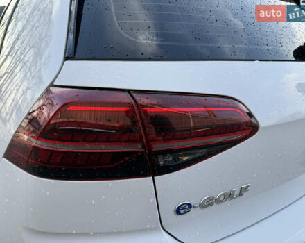 Белый Фольксваген e-Golf, объемом двигателя 0 л и пробегом 96 тыс. км за 15500 $, фото 11 на Automoto.ua