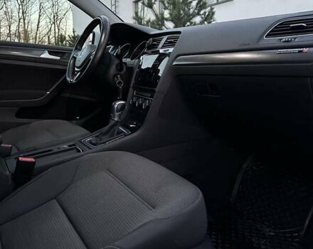 Белый Фольксваген e-Golf, объемом двигателя 0 л и пробегом 127 тыс. км за 11599 $, фото 29 на Automoto.ua