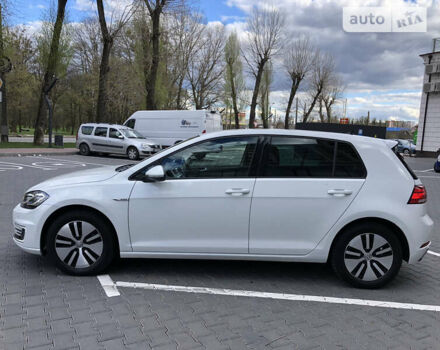 Белый Фольксваген e-Golf, объемом двигателя 0 л и пробегом 125 тыс. км за 14999 $, фото 5 на Automoto.ua