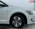 Белый Фольксваген e-Golf, объемом двигателя 0 л и пробегом 183 тыс. км за 12399 $, фото 15 на Automoto.ua