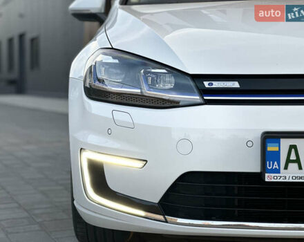 Белый Фольксваген e-Golf, объемом двигателя 0 л и пробегом 61 тыс. км за 14500 $, фото 10 на Automoto.ua