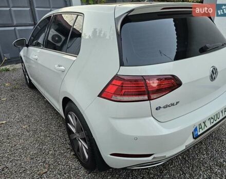 Білий Фольксваген e-Golf, об'ємом двигуна 0 л та пробігом 112 тис. км за 15950 $, фото 5 на Automoto.ua