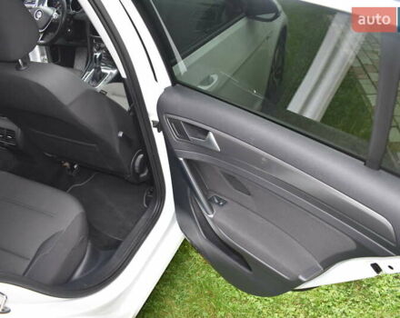 Белый Фольксваген e-Golf, объемом двигателя 0 л и пробегом 80 тыс. км за 14500 $, фото 14 на Automoto.ua