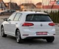 Белый Фольксваген e-Golf, объемом двигателя 0 л и пробегом 127 тыс. км за 11599 $, фото 15 на Automoto.ua