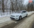 Белый Фольксваген e-Golf, объемом двигателя 0 л и пробегом 155 тыс. км за 15800 $, фото 2 на Automoto.ua